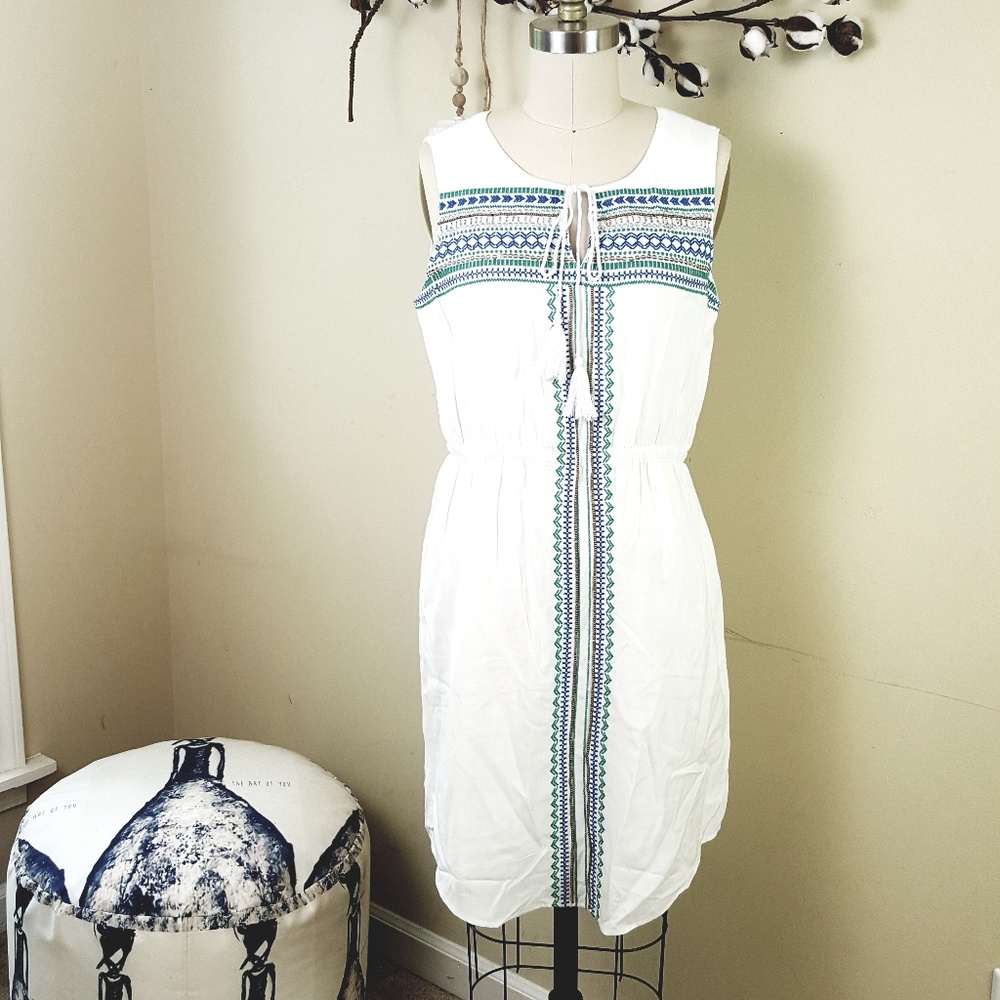 KENZIE // White Cotton Embroidered Mini Dress NWOT - Picture 7 of 8